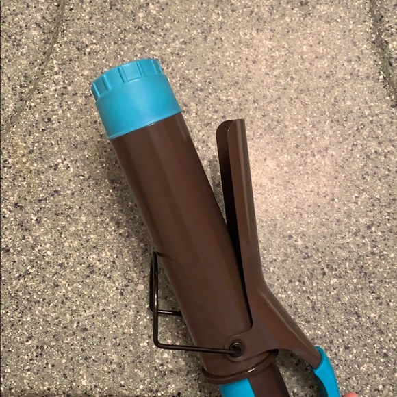 Revlon Curling Iron - Picture 3 of 4